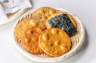 【画像】せんべい界、こいつの一強すぎて終わるwww