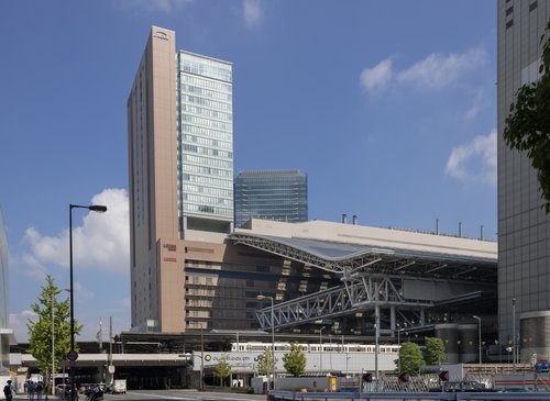 【動画】伊藤忠商事の入社式、ガチで上級国民の世界だった