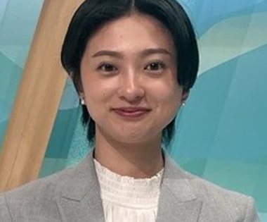 【動画】NHKのアナウンサーさん、休日に呼び出されすっぴんで登場してしまう