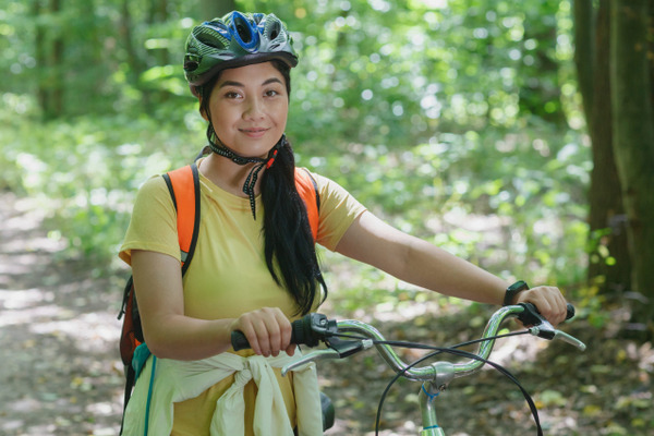 【画像】下半身が美しすぎるマウンテンバイクJK、見つかるwww