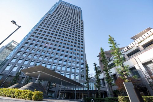 【悲報】KDDI社長「2400億円の架空取引は全て子会社の社員2人がやりました」www