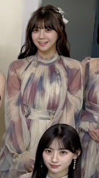 【画像】日大集合写真の冨里奈央さんwww