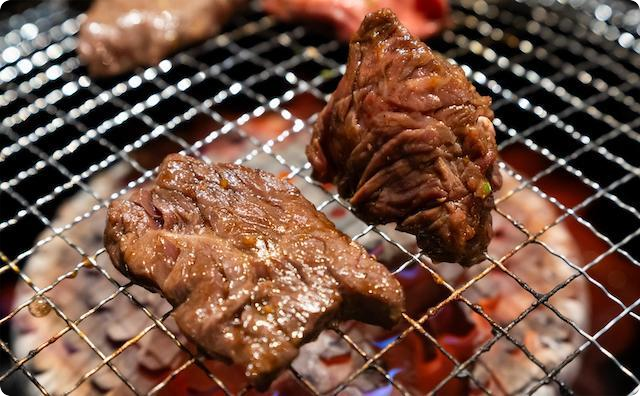 嫁と焼肉屋に行ったら友人夫婦と偶然会った。「2対2だから一緒にどう？」と誘った結果・・・