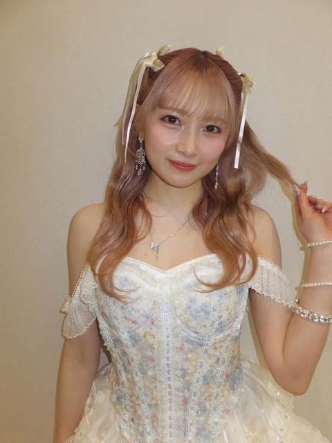 セクシー衣装の森戸ちぃちゃんが可愛い