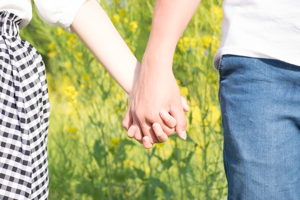 【画像あり】高学歴高収入男と少し抜けてる美人女が子作りした結果⇒www