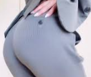 今すぐ外に出ろ！ピチピチパンツスーツ女子新入社員が街に大量発生中！