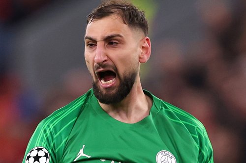 【悲報】PK戦で相手GKのカンペを盗んだボールボーイさん、自国で英雄扱いされてしまう