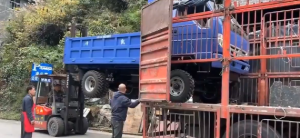 【中国】フォークリフトだけでトラックをおろしてるwww
