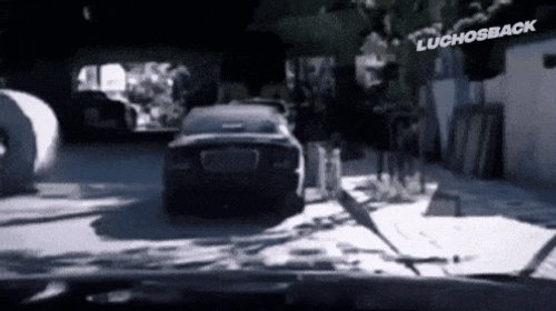 【動画】重いものを止めようとした男さん、マリオカートみたいになってしまうwww