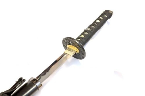 【悲報】日本刀さん、ぶっちゃけ何の役にも立たない説