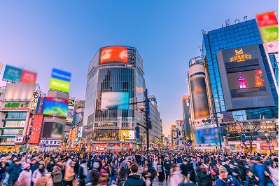 【閲覧注意】渋谷にとんでもないファッションモンスターが登場するwww