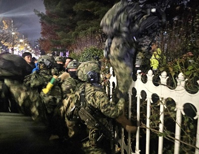 【悲報】韓国フェミ「男さぁ…兵役で170万貯められるのは不公平で差別じゃない？」