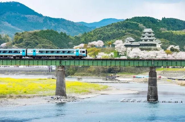 韓国人「日本の城文化に韓国人が衝撃！日本の地方都市で見かける“山城”の存在感が凄すぎる件‥地域のアイデンティティを守り抜く日本の観光戦略に絶句」