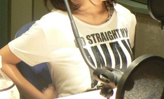 全ての栄養素が『乳房』に吸収されたメスガキ、見つかるwww