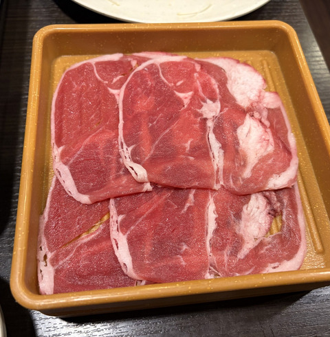 【画像】しゃぶ葉、謝罪した翌日の肉がこちらwww