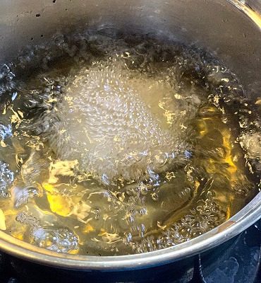 【閲覧注意】女さん、同僚に180℃の油をぶっかけてしまう・・・・・