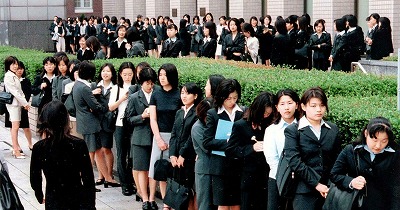 【疑問】氷河期世代って支援する必要あるか？