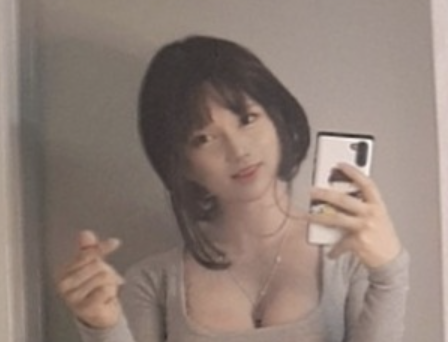 【悲報】ベトナム女性さん、お乳を寄せた結果こうなるwww