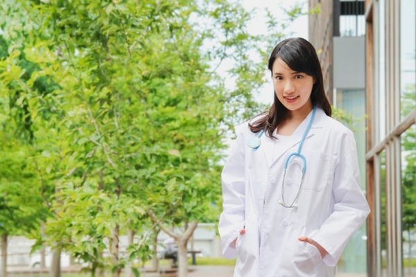 【速報】早稲田の美人女性研究者（30）、万能細胞を発見・・・・・！！