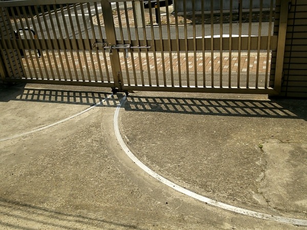 【閲覧注意】JK校門圧死事故、怖すぎる⇒！