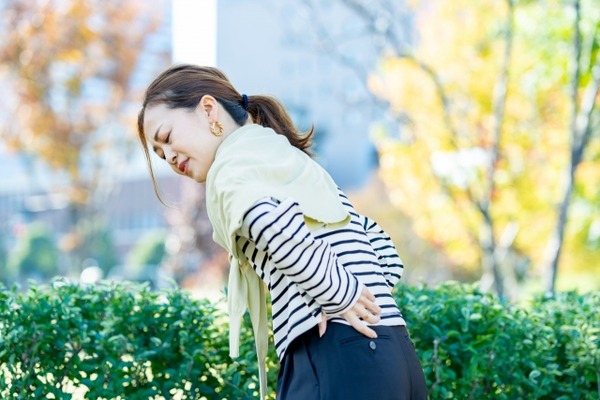 女性「背中がいたい」 医者「それ性病です」「え？」「性病です」⇒結果！！