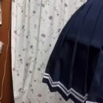 【動画あり】絵師さん、作画資料のためにセーラー服のスカートを買ってクッションに履かせてクルクル回す→12万いいね