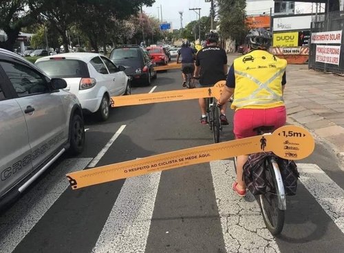 【動画】大型トラックさん、自転車の車道走行ルールのせいでとんでもないことになってしまうwww