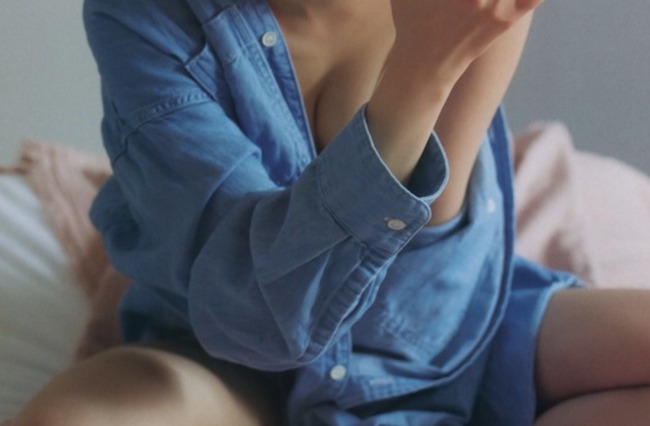 【画像】内田有紀（47）の鎖骨、マジで生々しすぎる