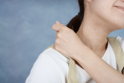 【大惨事】男性「首の骨でもポキポキ鳴らすか……ん？…あれ？」→