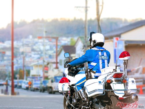 【動画】白バイさん、青切符切るためにガチで自転車を追跡してしまう