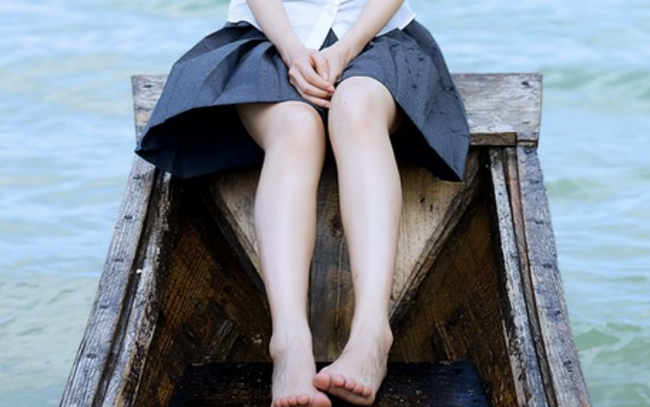 【画像】貧乳女子さん、ビールを一気飲みしてしまうwww