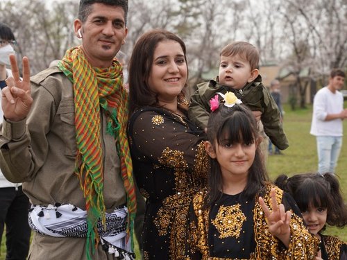 【悲報】クルド人子持ち女さん「じゃあ私たちはどこに住めばいいんですか？」