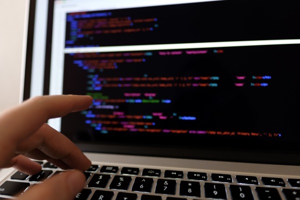 【呆然】面接官「君、C言語はできる？？」私「いえ」面接官「あ、そうｗ楽な方に逃げちゃったんだｗ」私「貴社ではC言語を扱うのですか？」⇒結果！！