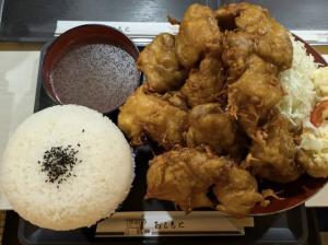 唐揚げ定食1200円こういうのでいいんだよ