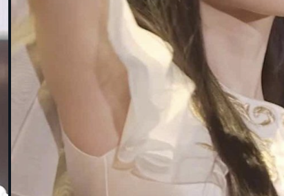 【画像】メスガキさん、たった6年で豊満巨乳にwww
