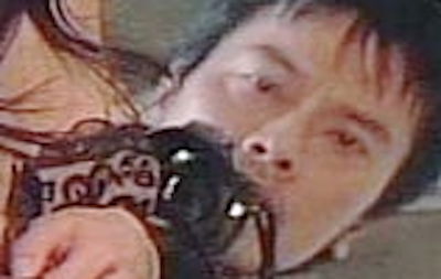 【画像】遠藤憲一さん、杉本彩の乳房に夢中になってしまう！