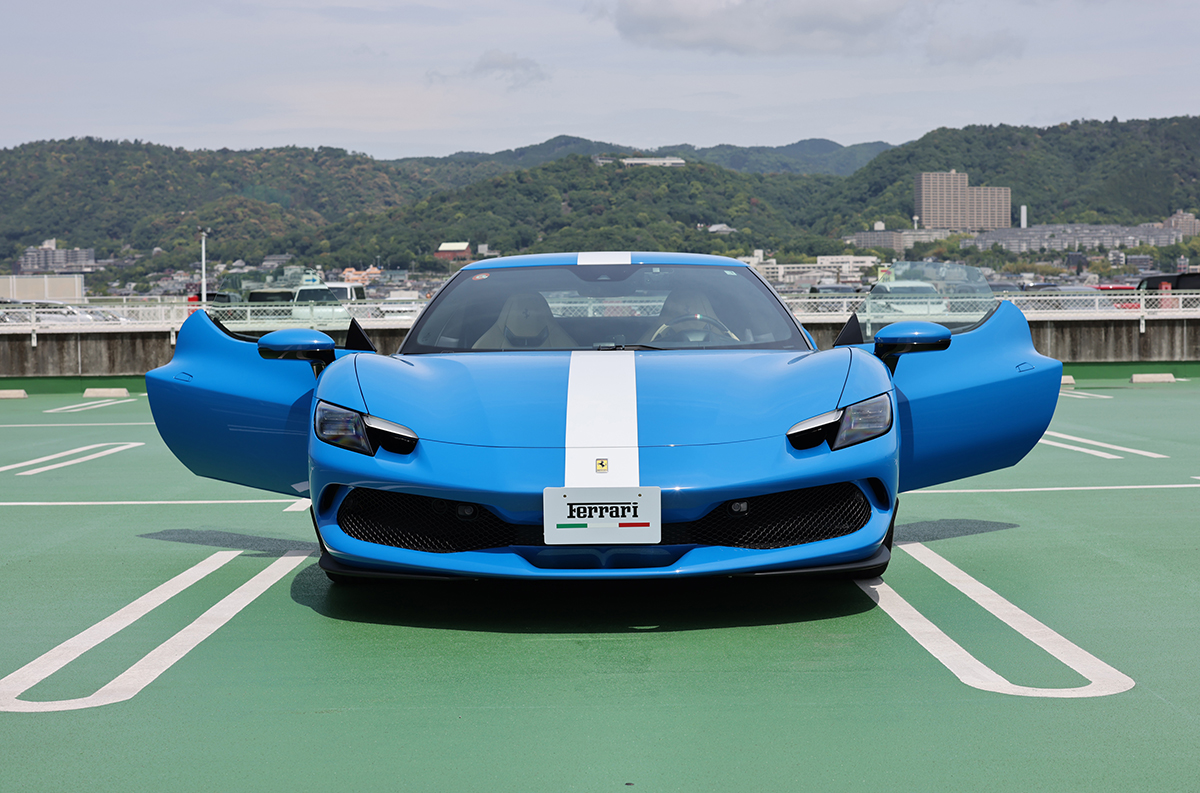 そろそろクルマの中に熱がこもる季節がやってきたな。ケンブリッジ大が教える「爆速で車内を冷やす科学の裏技」、真夏の酷暑から一瞬で解放される方法とは