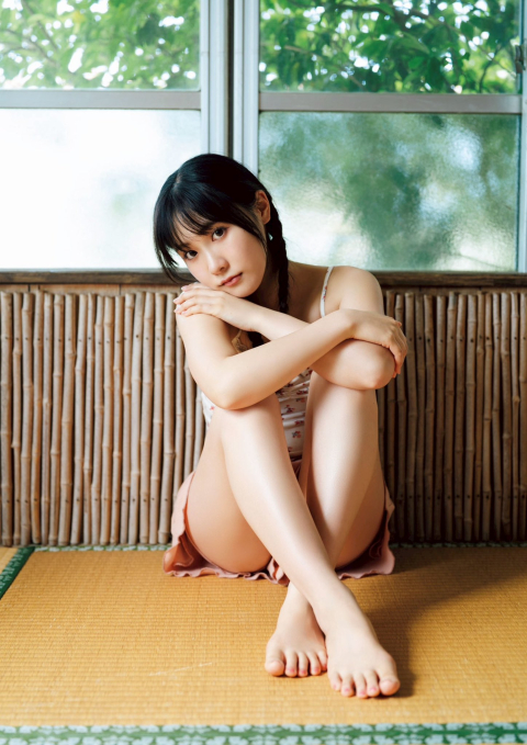 【画像】声優・坂倉花1st写真集「Blooming」先行カットがエチエチすぎる！【ラブライブ！スーパースター!!】