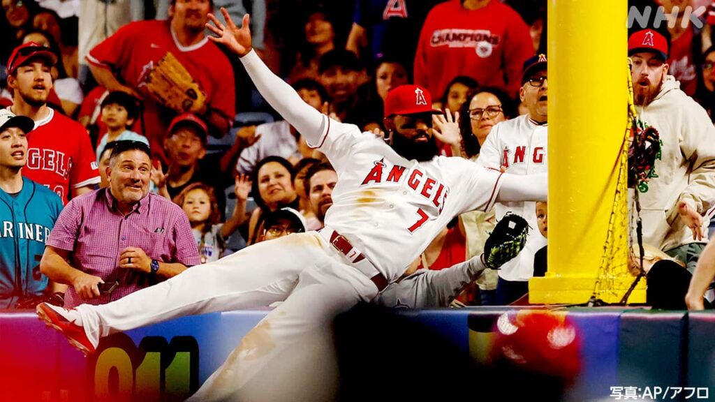 【朗報】エンゼルスのアデルとかいうやつ、”史上最高の守備”しちゃったらしいwww