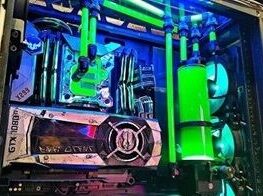 【悲報】ワイの友達、水冷の自作ＰＣから水漏れして破損して泣く