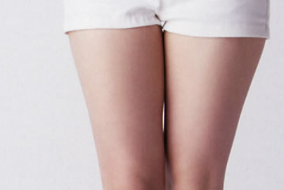 【画像】なんGに現れたスケベ太もも女、確かにスケベすぎる