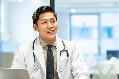 【画像】30代医者の年収、ガチでヤバイwww