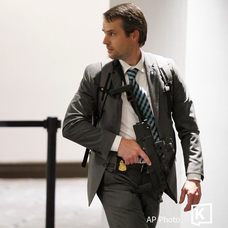 【画像】トランプ暗殺未遂の際のシークレットサービスの特別捜査官、かっこよすぎて世界でバズる