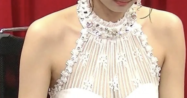 【画像】まんさん、うっかりTバックwww