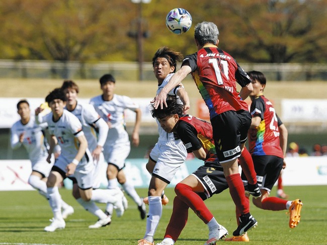 【朗報】三浦カズ、ヘディングシュートwww