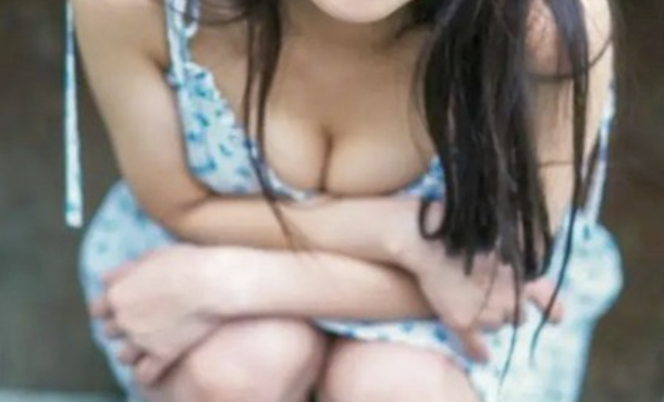 【動画】大物芸人さん、グラドルのパイオツを鷲掴みwww