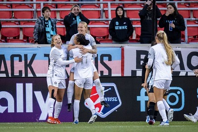 【衝撃】「透けるのが困る」女子サッカー界で“白パン廃止”が加速している模様・・・・