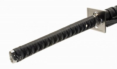 女「女にだけ日本刀の”帯刀”を許可して・・・」