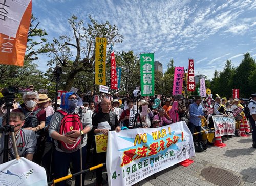 【画像】国会前デモ3万6千人「若者中心」と報道される←これ