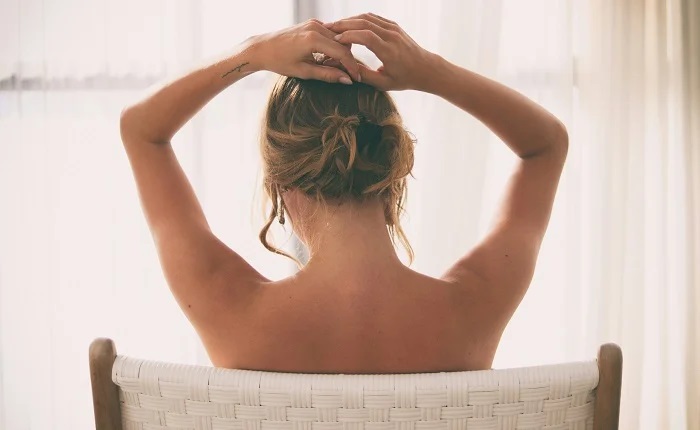 【画像】グラビアアイドル「アカン水着忘れた……せや！！！！」ｗ